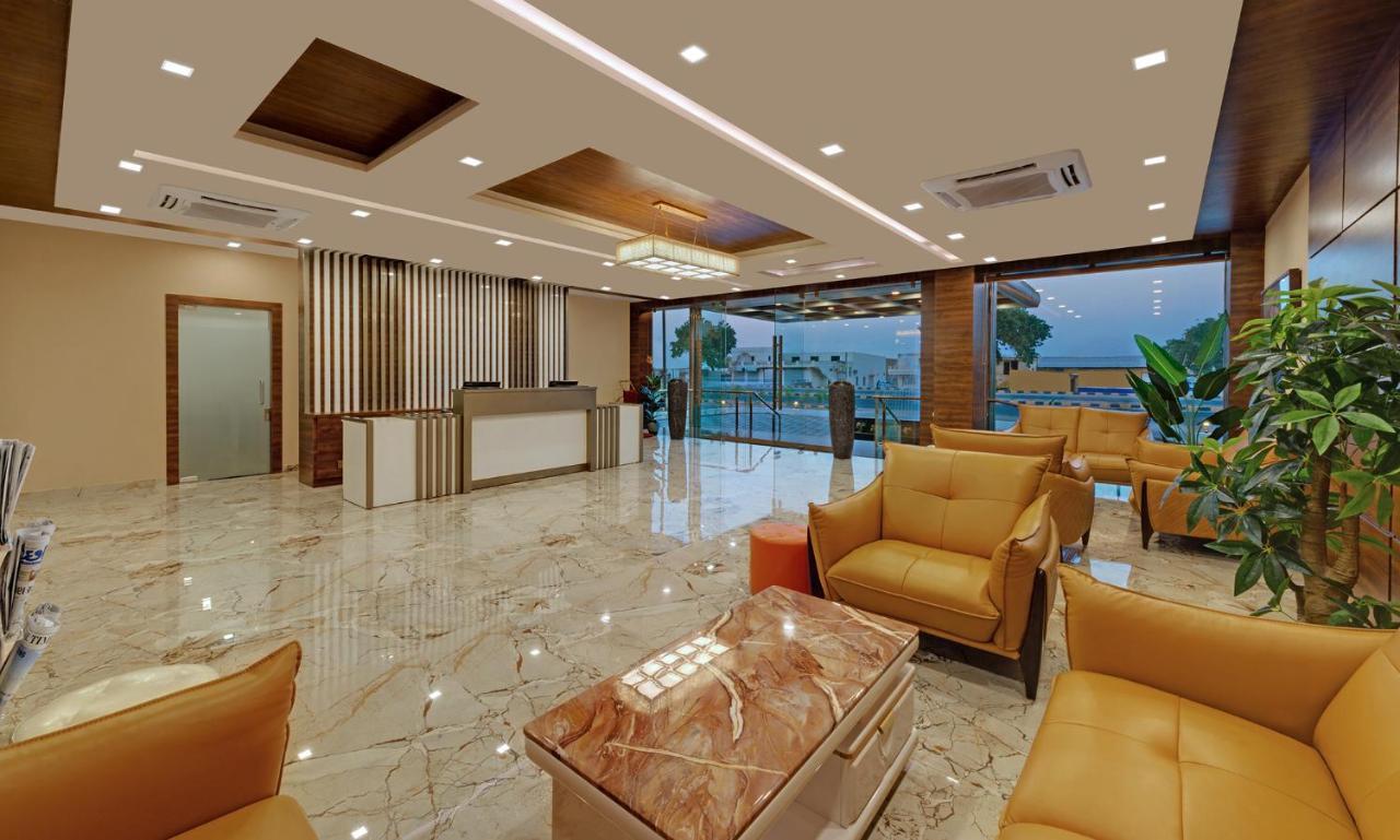 เดอะ เฟิร์น เรซิเดนซี ภูช Hotel ภุช ภายนอก รูปภาพ
