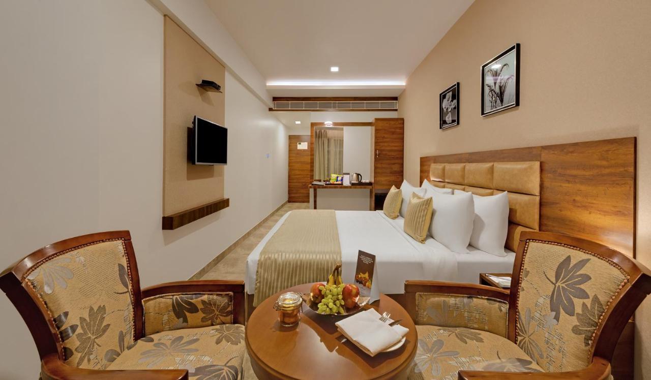 เดอะ เฟิร์น เรซิเดนซี ภูช Hotel ภุช ภายนอก รูปภาพ