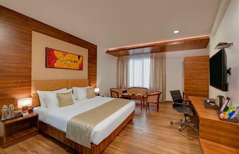 เดอะ เฟิร์น เรซิเดนซี ภูช Hotel ภุช ภายนอก รูปภาพ